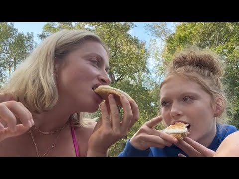 Crumbl Cookie review