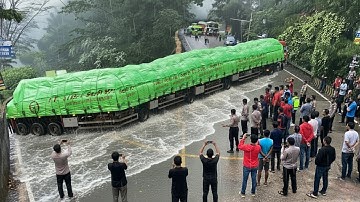 BIKIN SOPIR MENYERAH !!! Drama Hari Ini, Truk Extra Panjang Asal China Gagal Total Melintas Tikungan