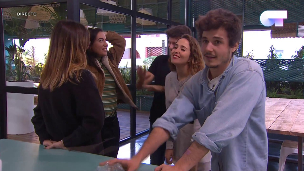 alba reche tattoo NOEMÍ recibe al grupo de BARCELONA después de las FIRMAS I OT 2018