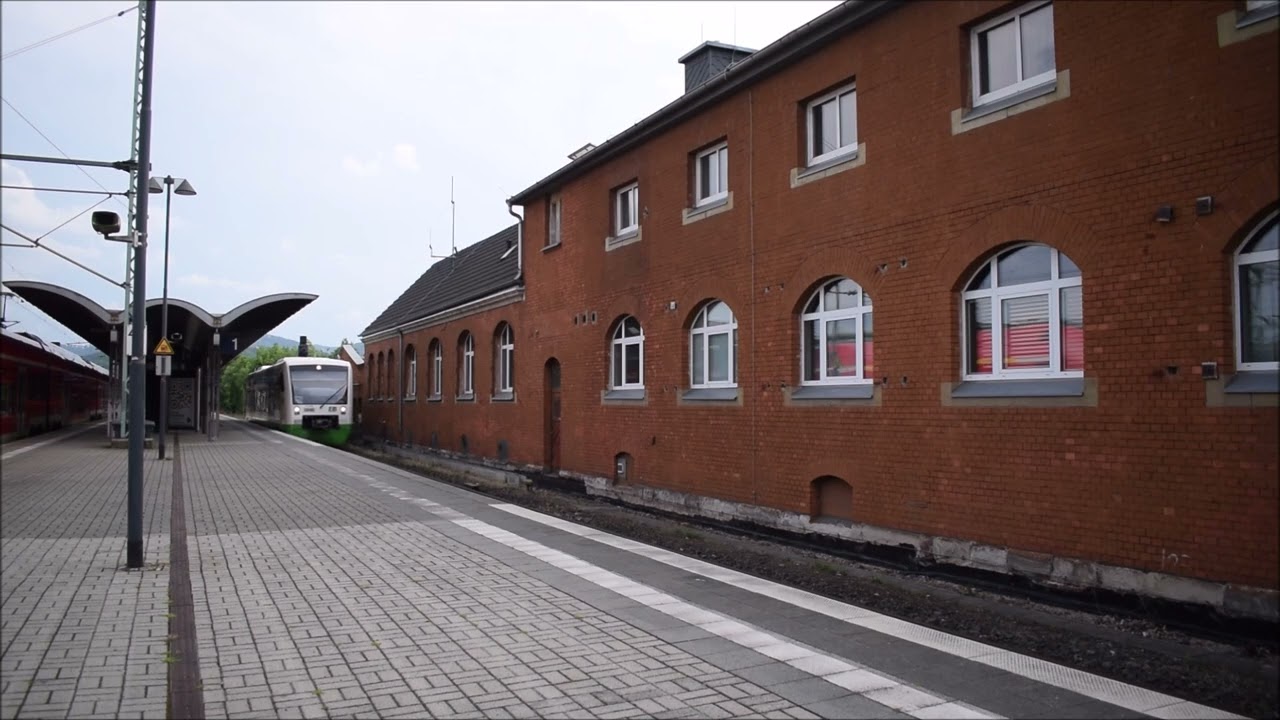 VT 009 im Bahnhof Saalfeld (Saale)