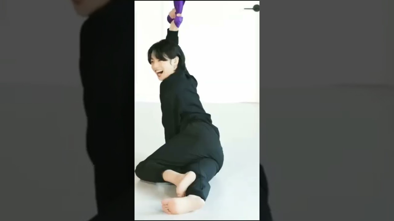 jin's struggle while doing flying yoga and bts reaction 💜💜