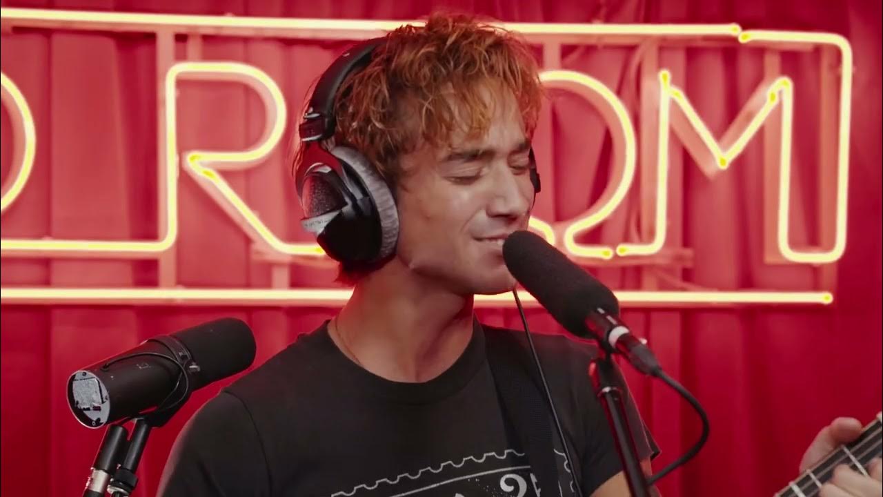 Daniel Seavey ‘Sailor Song’ (Gigi Perez) | Nova’s Red Room Studio Session Daniel Seavey ‘Sailor Song’ (Gigi Perez) | Nova’s Red Room Studio Session