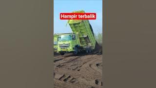 truk ganteng muatan pasir #trukoleng #cinematic #storywa #truktertua #viralvideo #driver #uerotruk