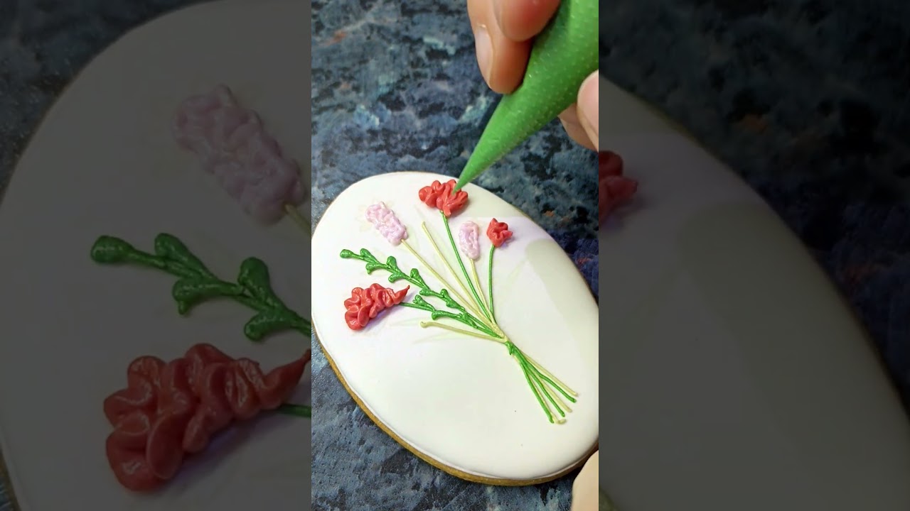 Decorating Flower Cookies