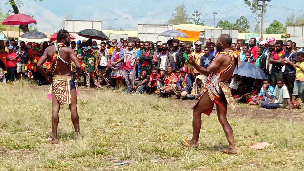 Goroka comedian (@Naka_Hfranz )