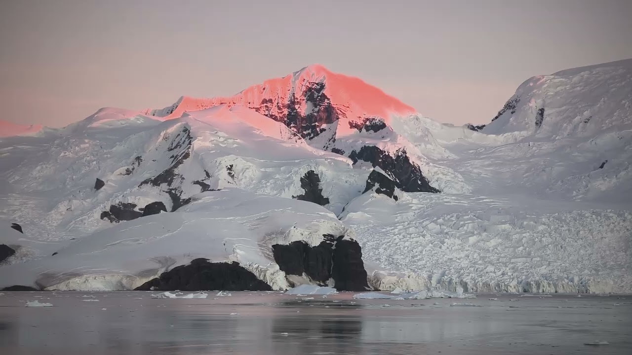The most beautiful day sailing Antarctica 