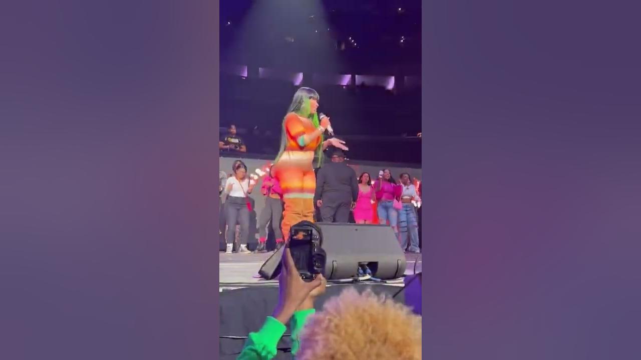 nickiminaj performing 'Moment 4 Life' at PowerHouse, Philly [Extended