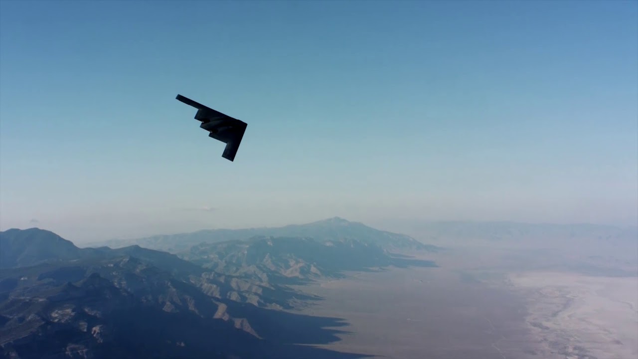 The B-2 at 30: Soaring with the B-2 Spirit Stealth BoмƄer - YouTuƄe