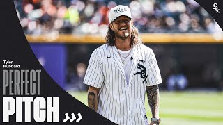 Country Music Star Tyler Hubbard Throws a First Pitch at Guaranteed Rate Field (4.13.23) Resimi