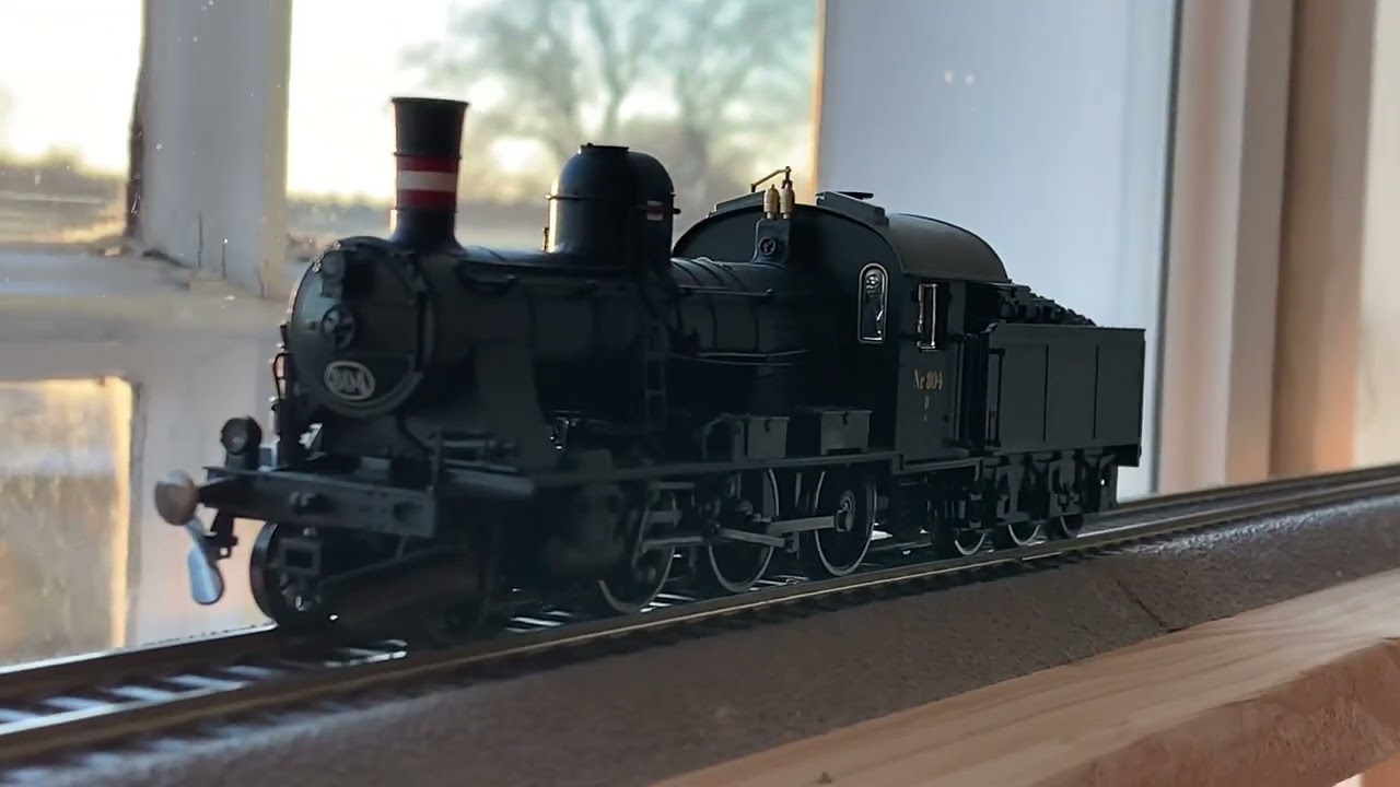Weathering DSB Class S from Hobby Trade - YouTube