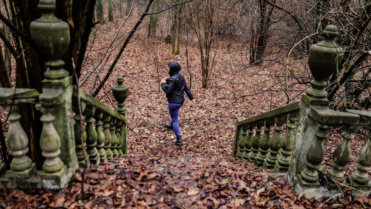 OPUSZCZONY PAŁAC W ZAPOMNIANEJ PRZEZ BOGA MIEJSCOWOSCI