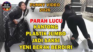 Yeni Ber4K Berdiri Di Dalam Kantong Plastik Jumbo Depan Rumah