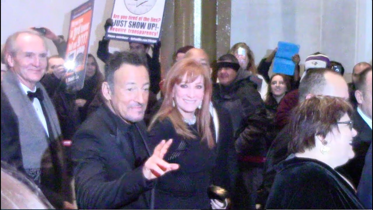 Bruce Springsteen arrives at 2014 Kennedy Center Honors YouTube