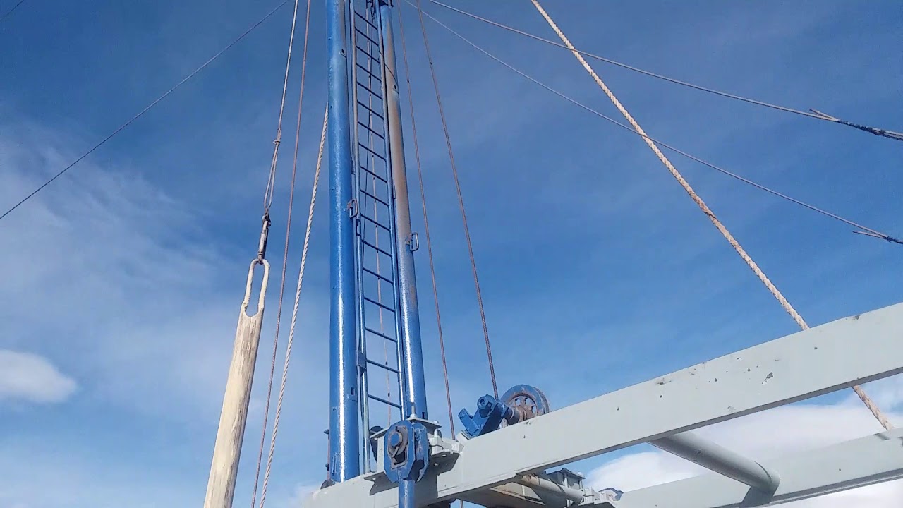 1938 Wichita spudder cabletool drilling rig - YouTube