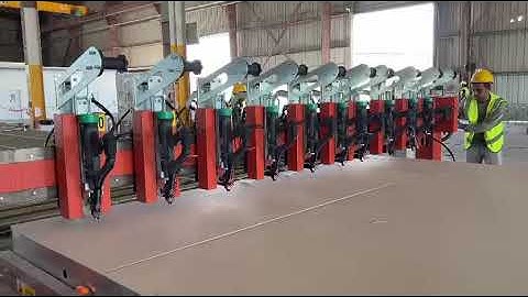 SCB-200 1 Screwbridge in Action | Automated Screw-Fixing Machine for Modular Panel Manufacturing