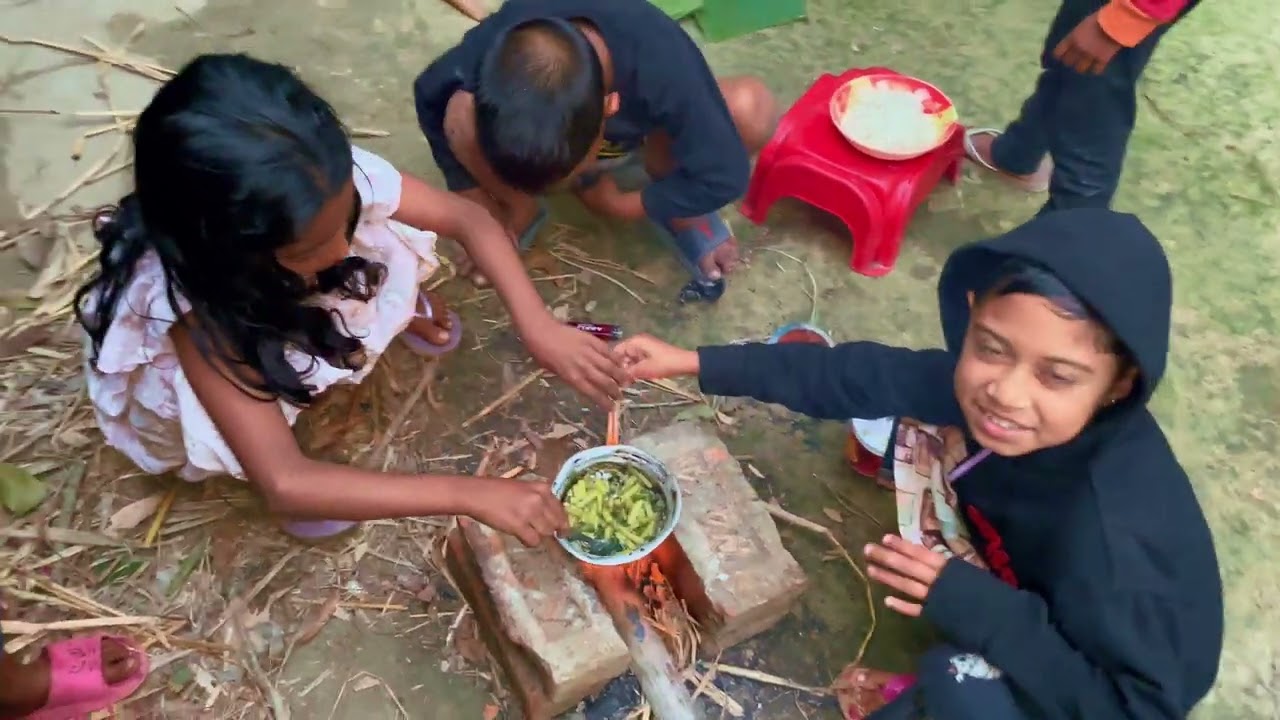 বাচ্চাদের চড়ুইভাতি ও জোলা পাতির আনন্দ | গ্রামের শিশুরা