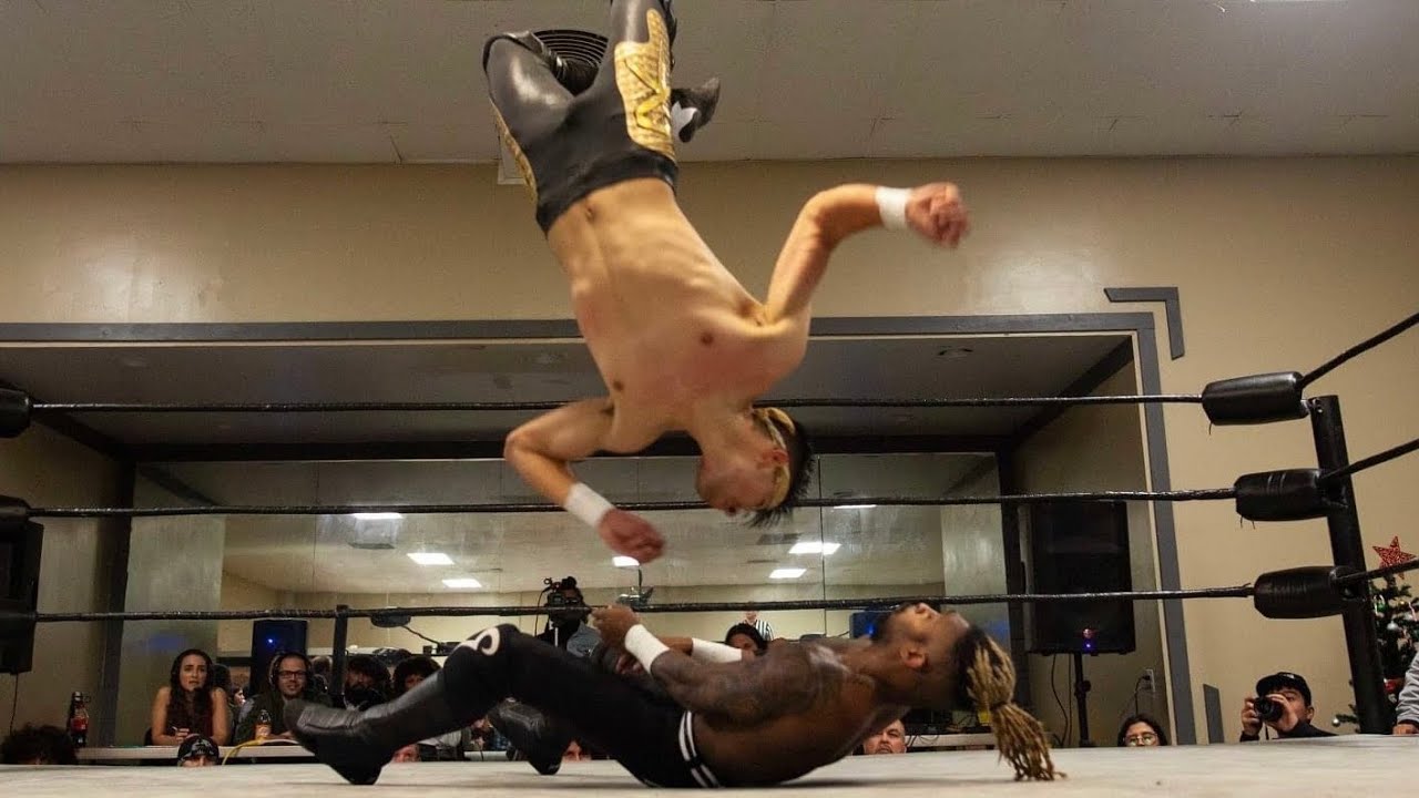 Chris Bey vs. Lucas Riley | High-Flying Showdown | Bar Wrestling