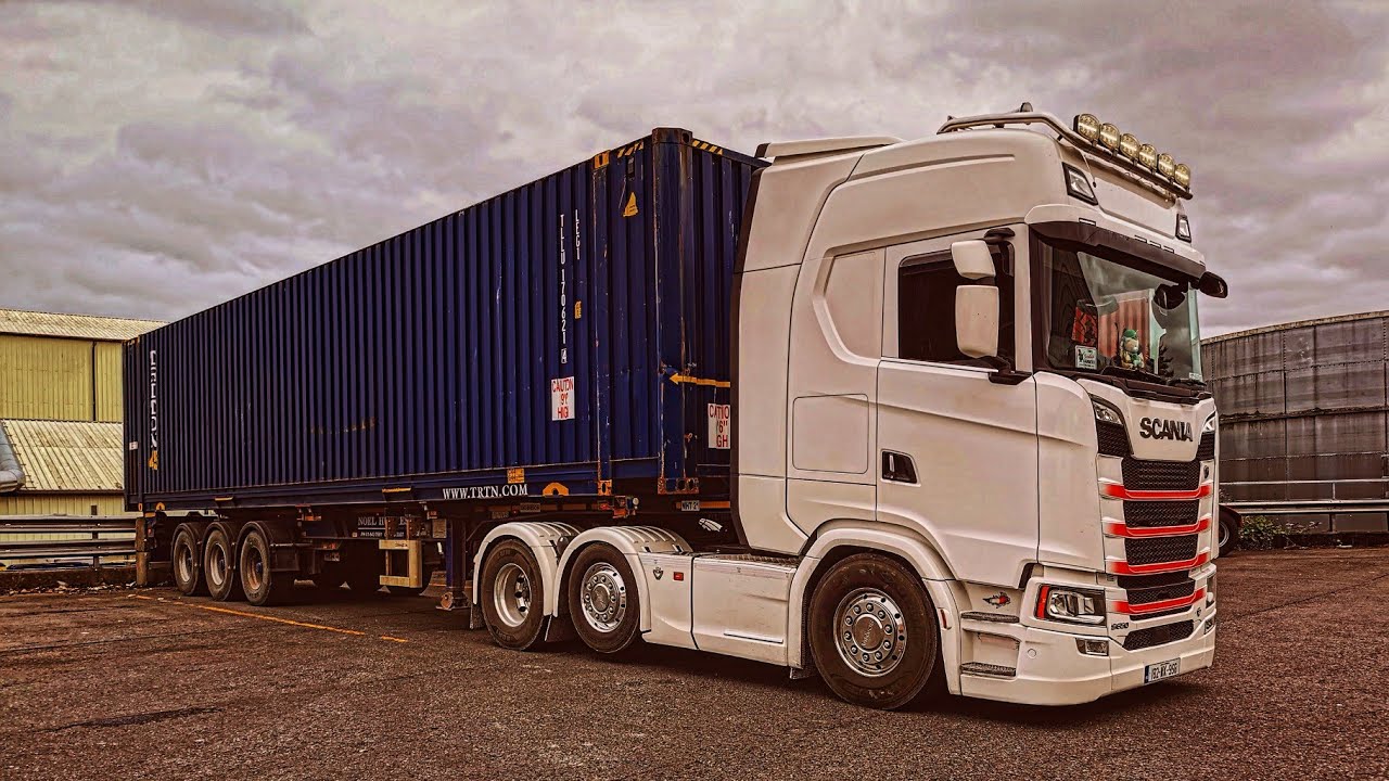 Drop and pick on the containers. #irishtrucker #hgv #scania - YouTube