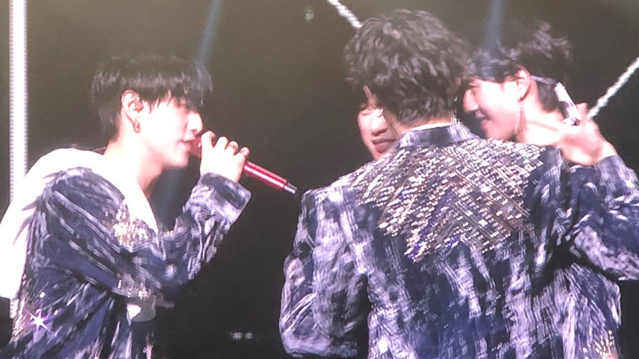 19/08/22 Mark & Jinyoung moment  