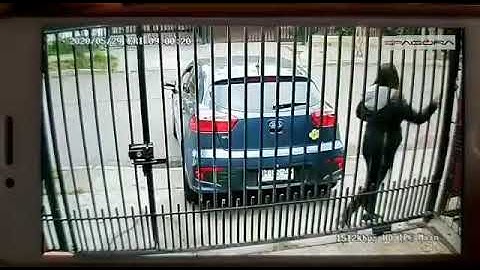 Policial feminina reage a assalto e troca tiros com bandidos