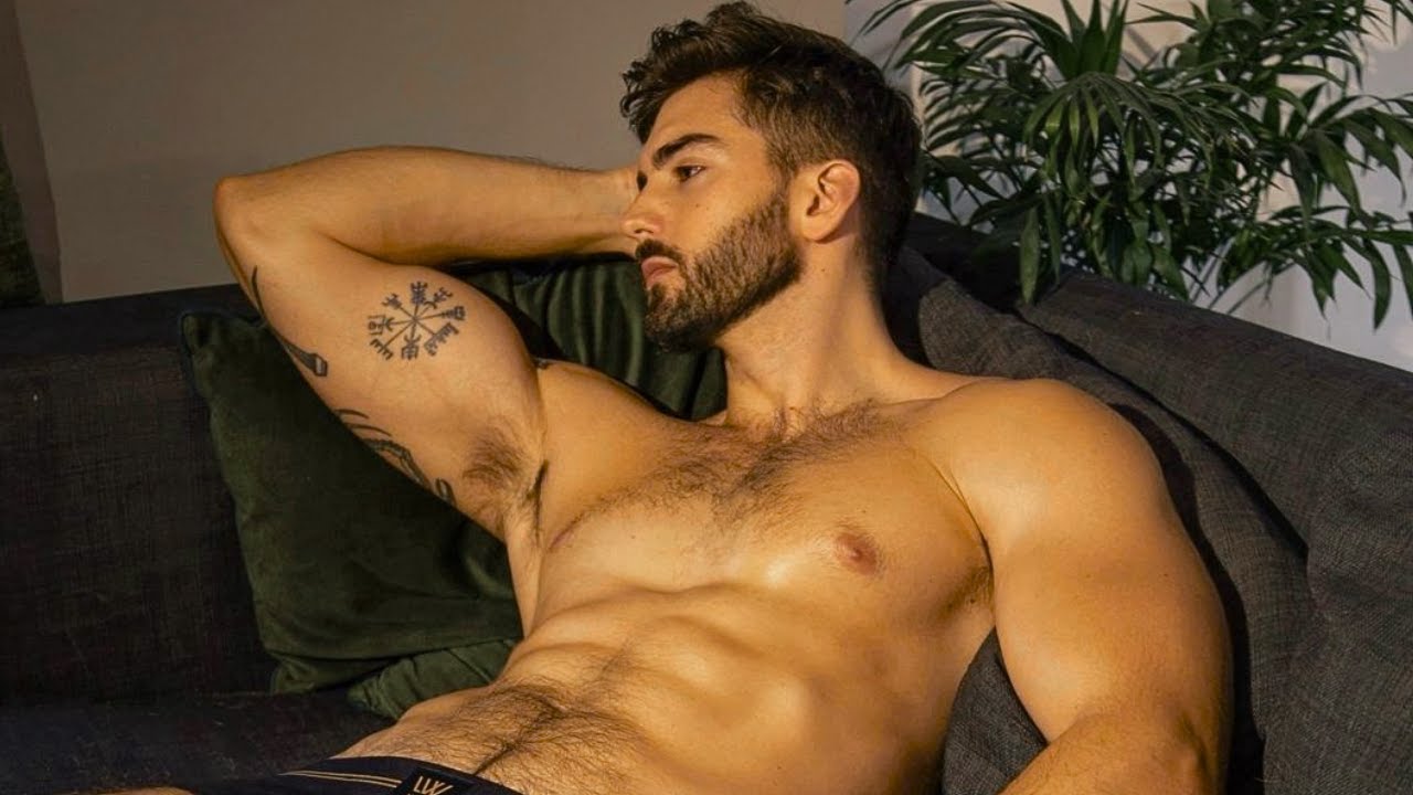 Vince Torres: London’s Young Bodybuilder with a Captivating Physique and Charismatic Personality