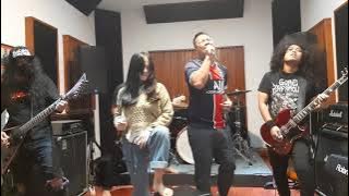 Agamaku The United Smokers Oleh KUDETA feat Ajeng Maulidari