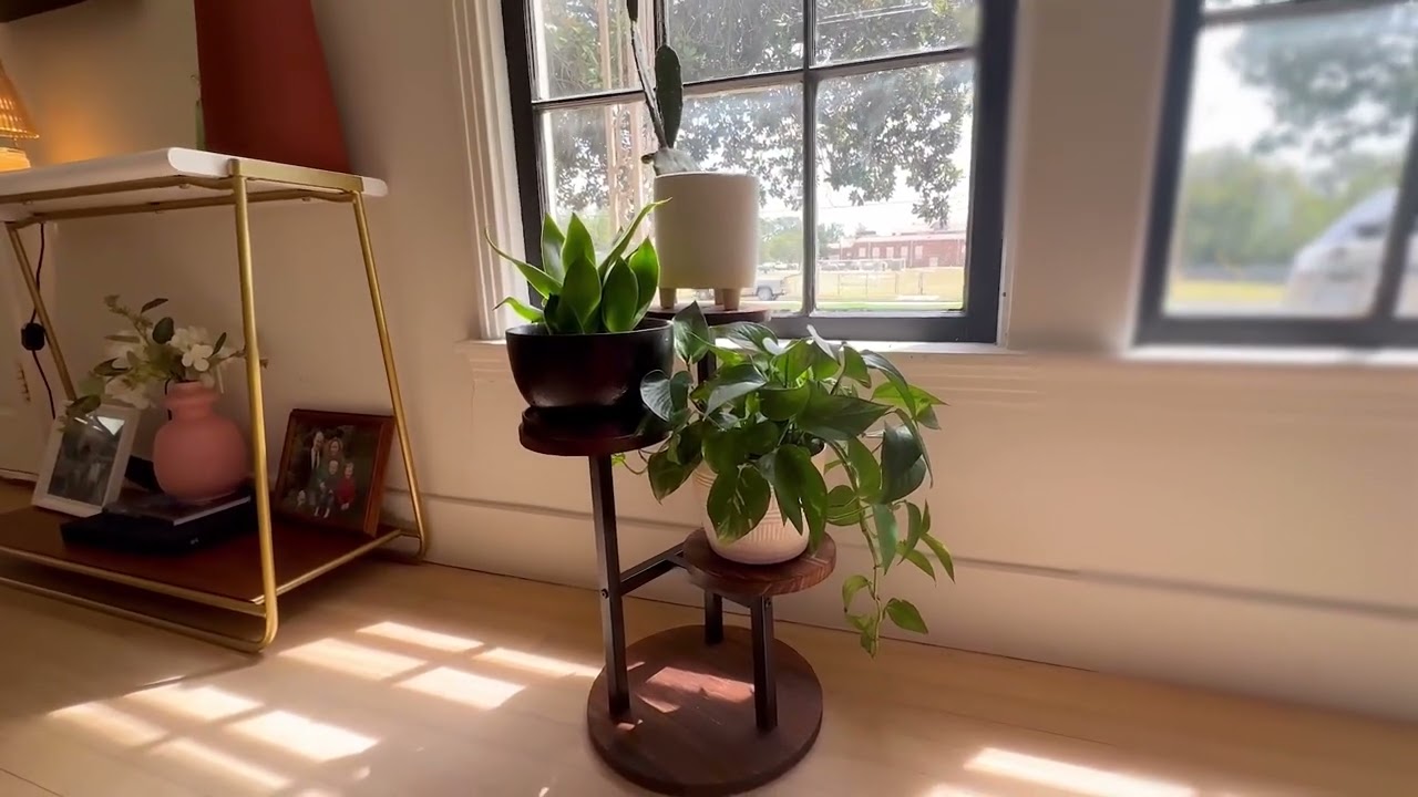 AUGOSTA 3 stufiger Pflanzenständer, hoher Metall Holz Regalhalter für den Innen  und Außenbereich, B