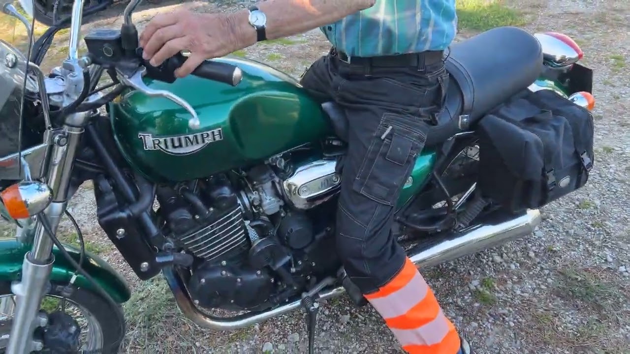 MC TRIUMPH LEGEND