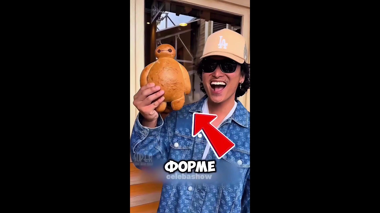 😱 3 ДЕСЕРТА ТОЛЬКО В ДИСНЕЙЛЕНДЕ! Попкорн Микки, голова Пряничного Человечка и кислый Бэймакс )