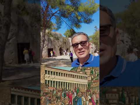 في هذه المغارة س جن وأ عدم الفيلسوف سقراط