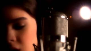 Video thumbnail of "Hailee Steinfeld - Flashlight"