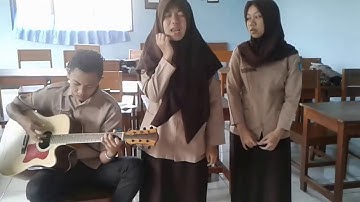 Musikalisasi puisi XII IPS 2 SMA INFORMATIKA CIAMIS!!!