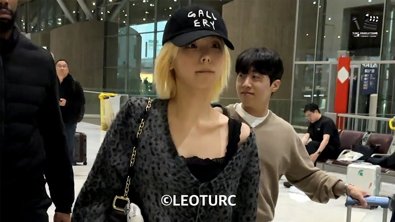 251003 (ITZY) YEJI Paris Charles de Gaulle Airport Departure