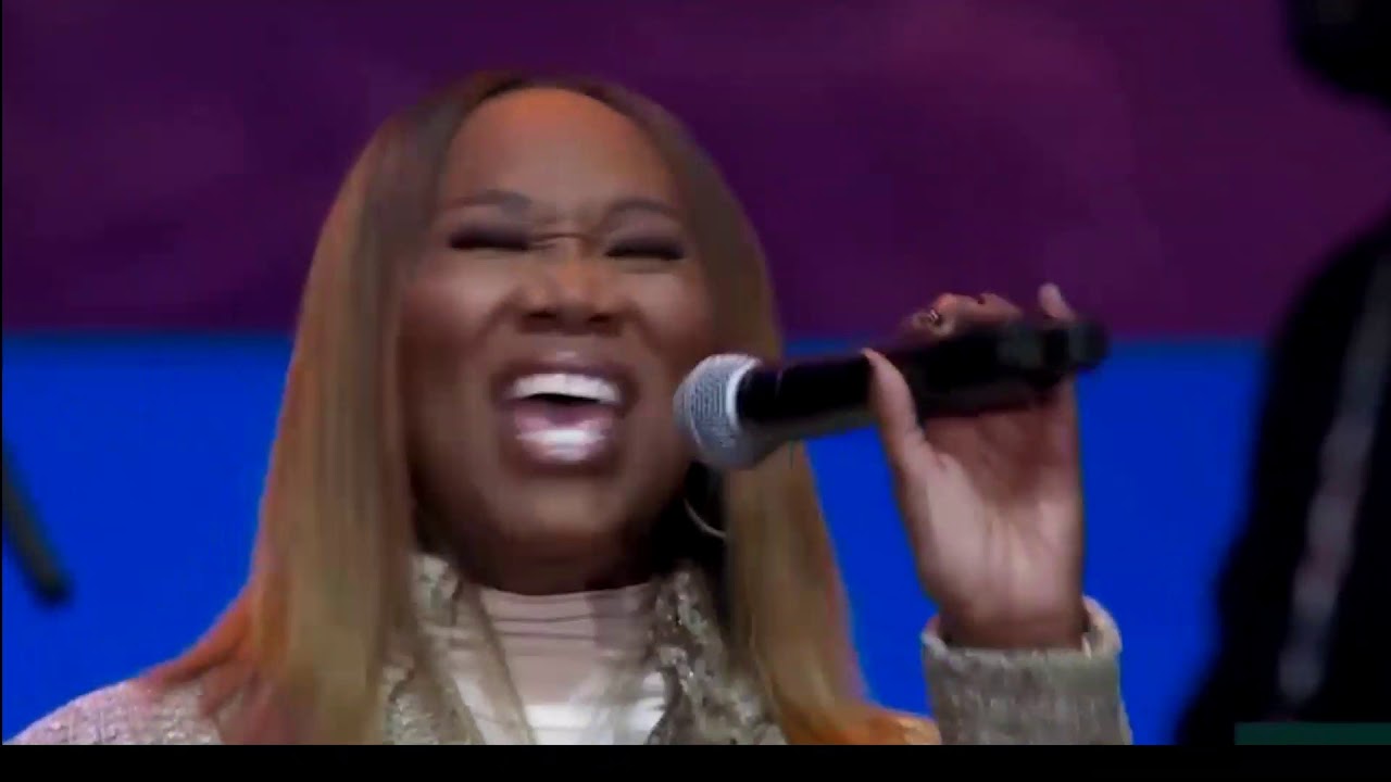 Yolanda Adams - Love Can Move Mountains - YouTube