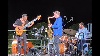 Video voorbeeld van "JOHN PATITUCCI TRIO - AlbineaJazz 2021, Italy"