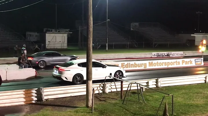 Kia stinger VS Camaro SS 1/4 mile