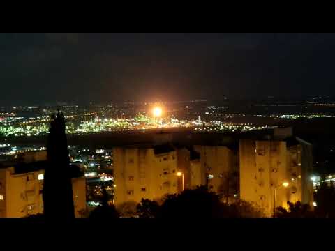 חי פה חדשות חיפה לפיד בוער בבתי הזיקוק תקלה במתקן האתילן צילום עומר כרפס 