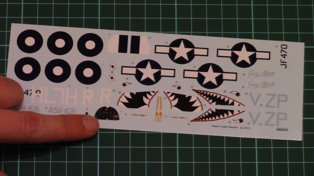 eduard khil Eduard 1/48 Spitfire Mk.VIII Weekend Edition (84139)