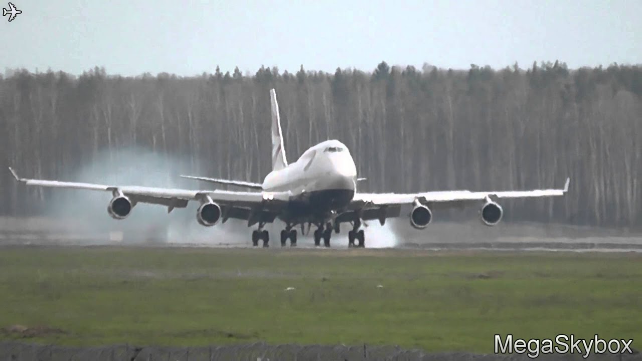 British Airways G-BYGC Boeing 747-436 landing at Domodedovo - Moscow - (UUDD / DME)