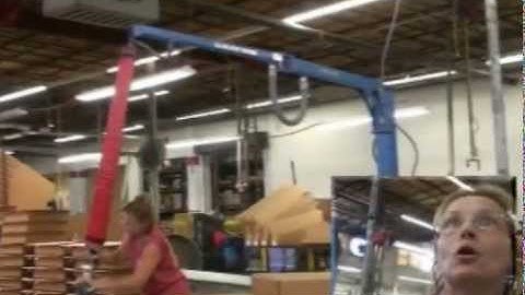 Articulating Jib Crane for Vacuum Lifters