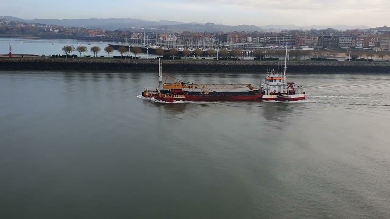 Draga Cantabria Seis saliendo de la Ria de Bilbao