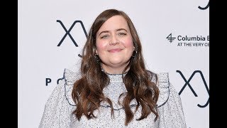 Aidy Bryant Reveals Why She Couldn't Stop Laughing During 'SNL' Wardrobe Blunder