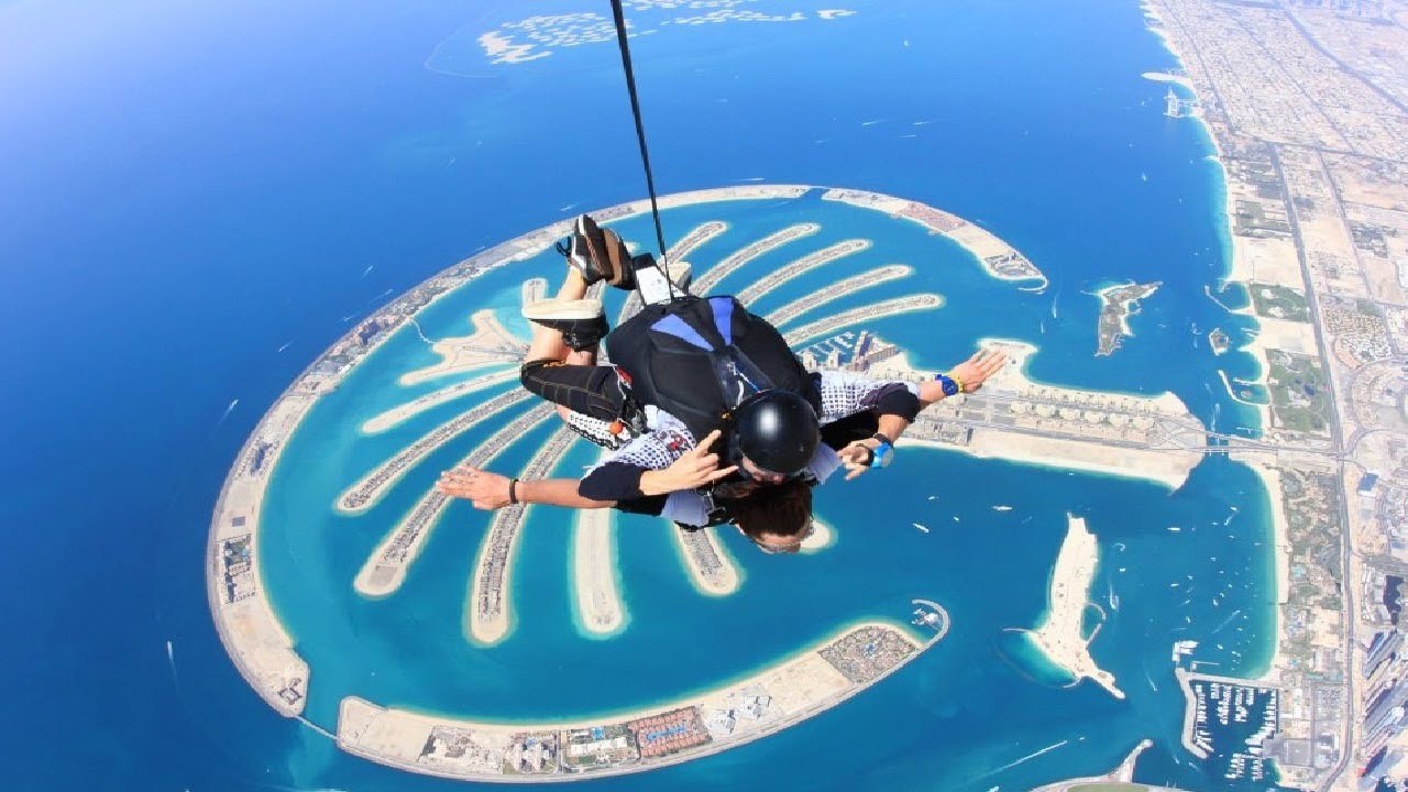 ドバイの上空からスカイダイビング Skydiving From Above Dubai Youtube