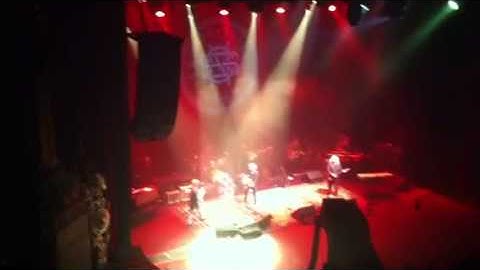 Crosby Stills & Nash - Carry On/ Questions