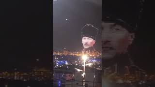 Ne Mutlu Türküm Di̇yene İzmi̇r Ürk