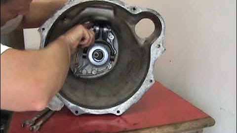 MGA/MGB 3 Synchro Gearbox Inspection & Assembly Part 10