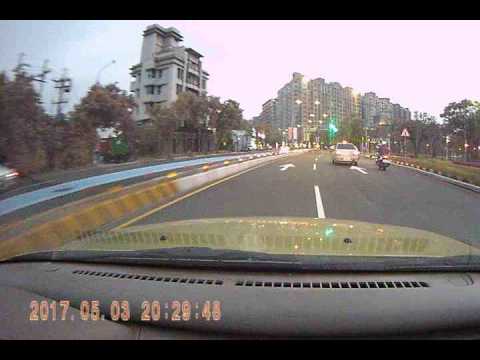 三峽佳園路3段和學成路交叉口車禍