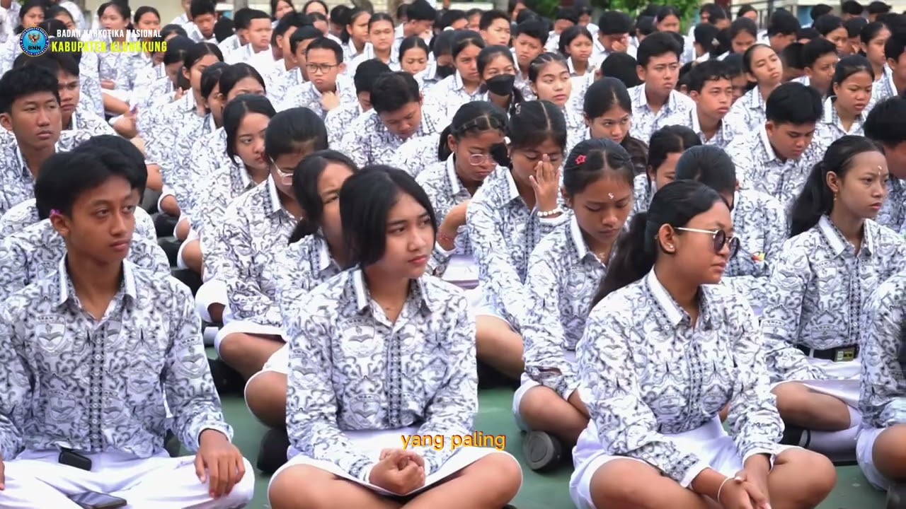 MELALUI BNN GOES TO SCHOOL TUMBUHKAN AWARENESS PELAJAR SMA N 2 SEMARAPURA YANG BERSINAR
