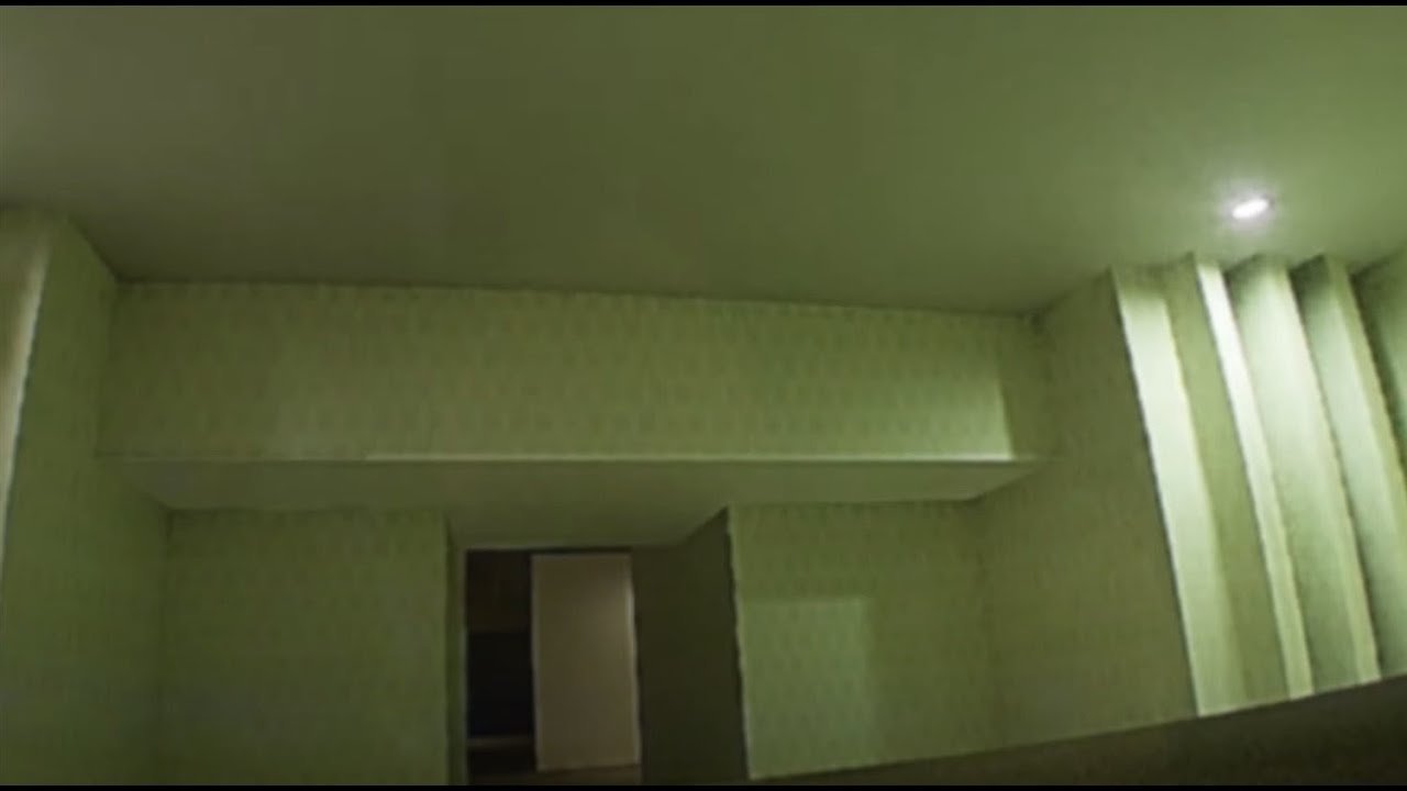 Backroomsを散歩しながら近況を話す