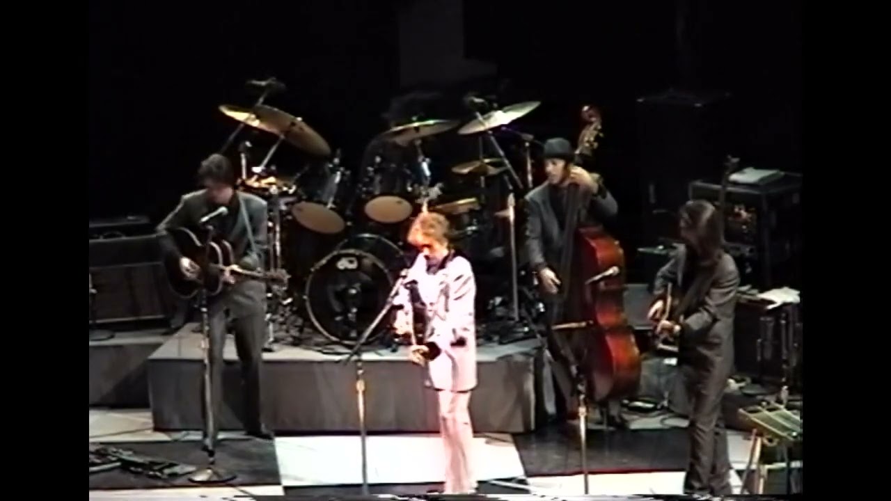Bob Dylan — New York City. November 19, 2001. Full show with audio upgrade /broadcast auf YouTube ansehen Bob Dylan — New York City. November 19, 2001. Full show with audio upgrade /broadcast auf YouTube ansehen